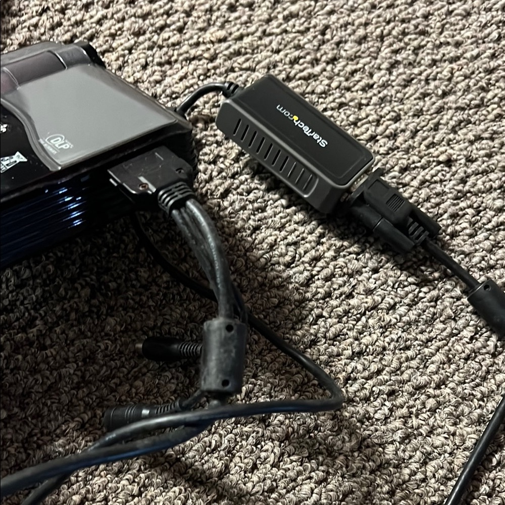 Black Portable Projector - Picture 5 of 8